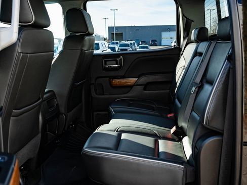 Used 2018 Chevrolet Silverado 2500 High Country image 45