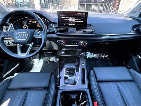 Used 2023 Audi Q5 e Premium Plus AWD/4WD image 11