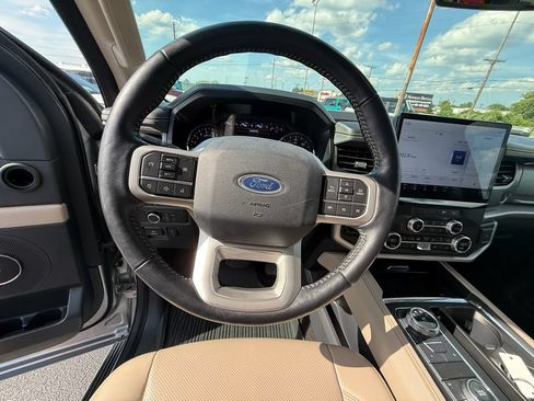 Used 2022 Ford Expedition Max XLT AWD/4WD image 16