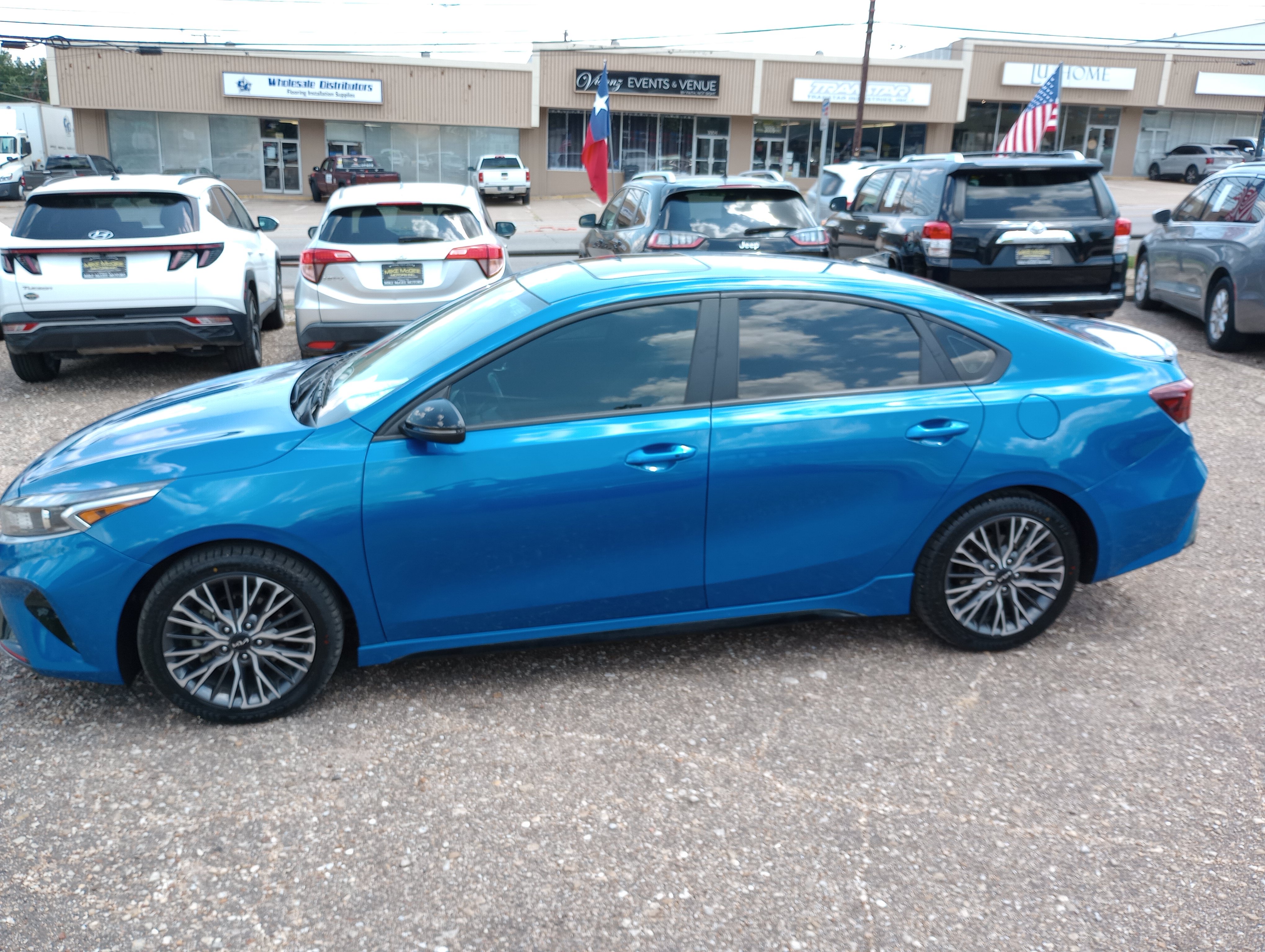 Used 2023 Kia Forte GT-Line w/ GT-Line Premium Package FWD image 4
