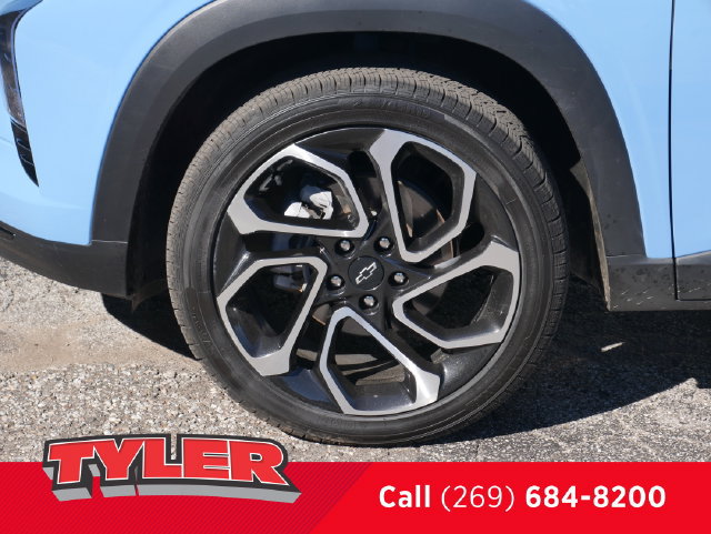 Used 2024 Chevrolet Trax RS w/ Sunroof Package FWD image 44
