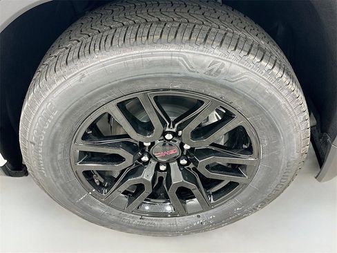 New 2026 GMC Sierra 1500 Elevation image 32