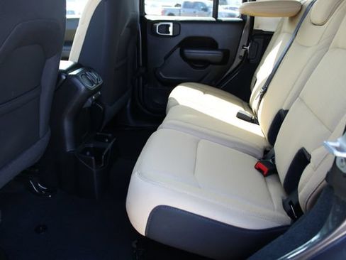 Used 2022 Jeep Wrangler Unlimited Sport AWD/4WD image 44