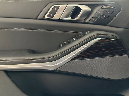 Used 2026 BMW X7 xDrive40i w/ Executive Package image 12