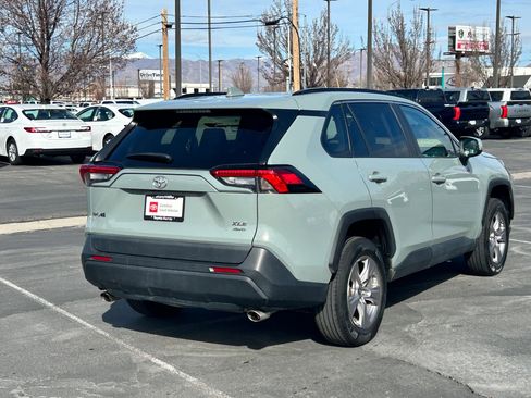 Certified 2022 Toyota RAV4 XLE w/ Convenience Package image 5