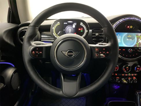 Certified 2023 MINI Cooper SE image 15