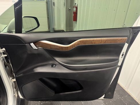 Used 2017 Tesla Model X P100D image 29