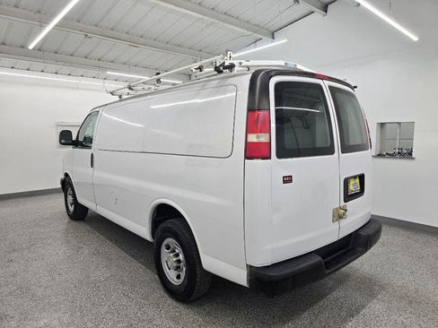 Used 2014 Chevrolet Express 2500 RWD image 4