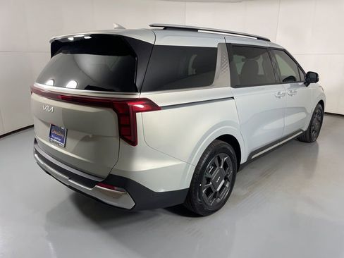 New 2026 Kia Carnival SX image 8