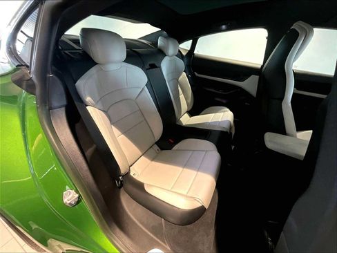 Used 2022 Porsche Taycan 4S image 32