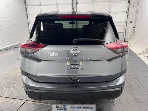 Used 2025 Nissan Rogue SV image 6
