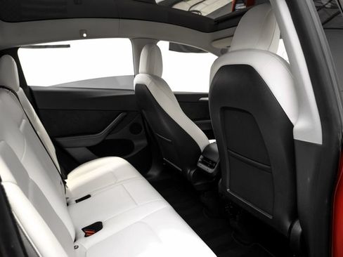 Used 2023 Tesla Model Y AWD image 34