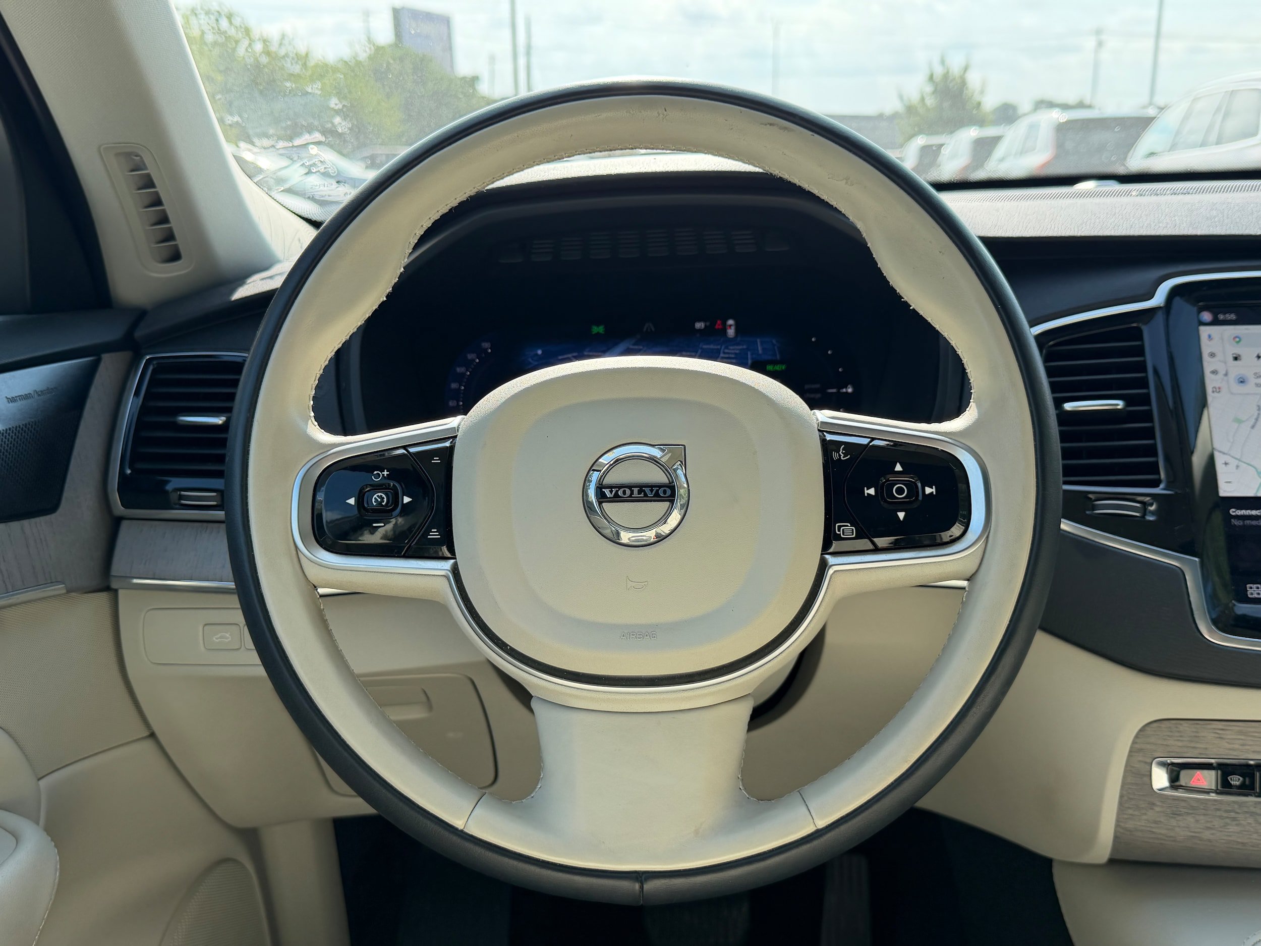 Certified 2025 Volvo XC90 T8 Plus w/ Protection Package AWD/4WD image 16