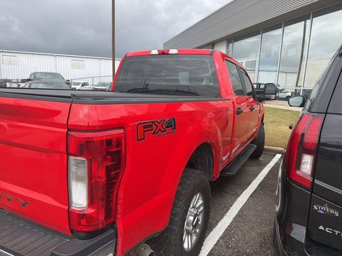 Used 2019 Ford F250 XL w/ STX Appearance Package image 5