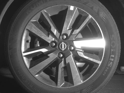 Used 2025 Nissan Versa SV FWD image 11