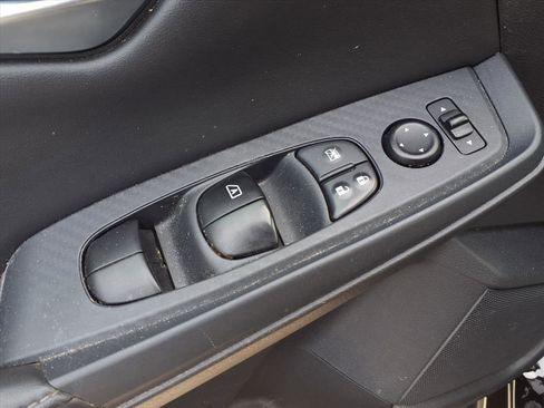 Used 2020 Nissan Sentra SV image 19