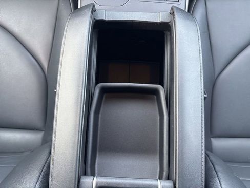 Certified 2024 Toyota Highlander XLE image 38