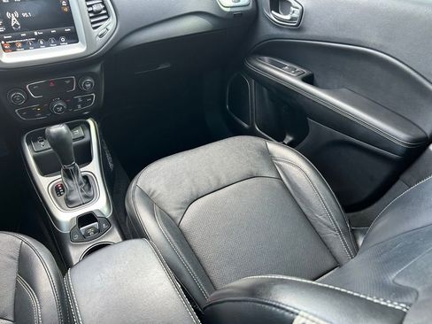 Used 2021 Jeep Compass Latitude FWD image 11