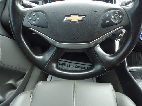 Used 2017 Chevrolet Impala LT image 24