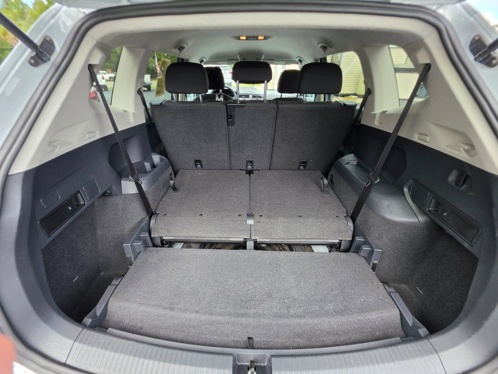 Used 2018 Volkswagen Tiguan S FWD image 19