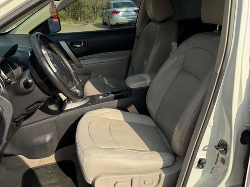 Used 2010 Nissan Rogue SL w/ Leather Pkg image 7