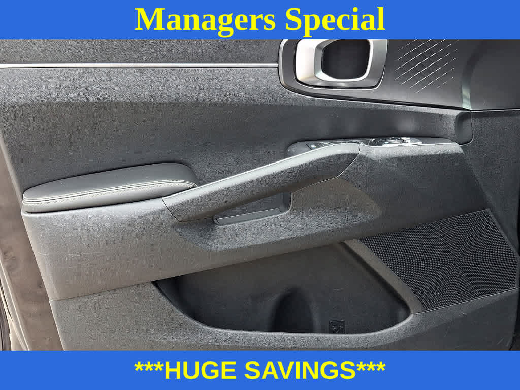 Used 2024 Kia Sorento S AWD/4WD image 12