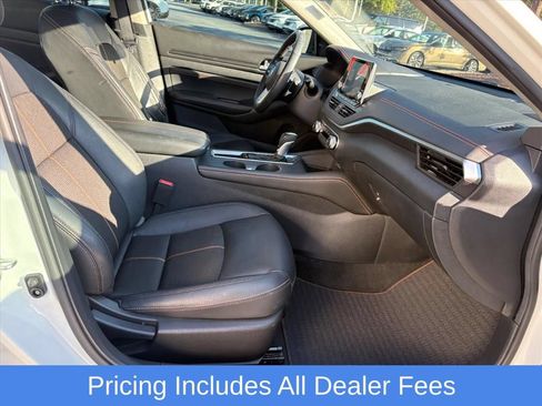 Used 2021 Nissan Altima 2.5 SR w/ SR Premium Package FWD image 19