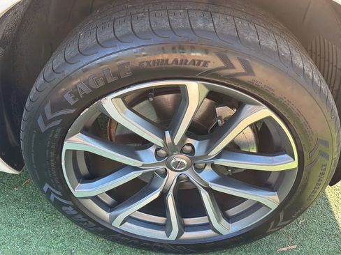 Used 2017 Volvo XC90 T6 Momentum AWD/4WD image 19