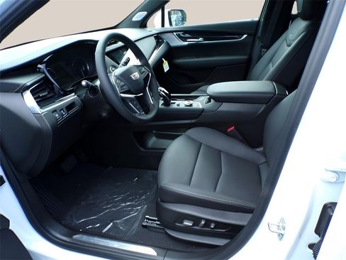 New 2025 Cadillac XT5 Premium Luxury image 9