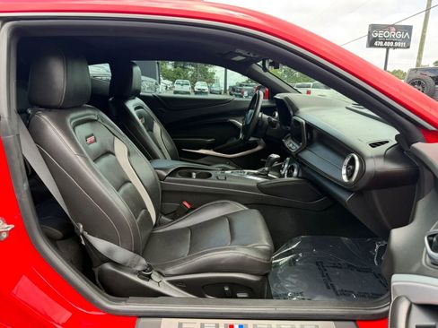 Used 2018 Chevrolet Camaro SS RWD image 15
