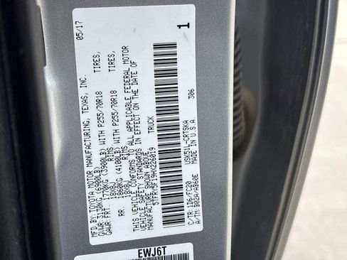 Used 2017 Toyota Tundra SR5 image 34