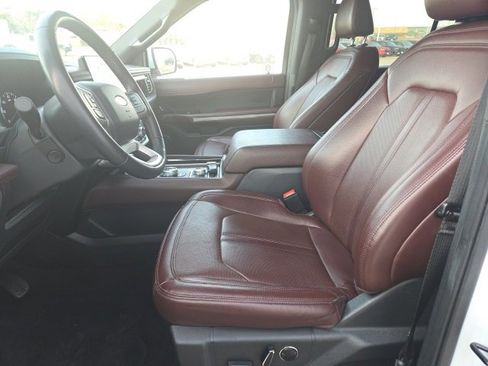 Used 2023 Ford Expedition Limited image 17