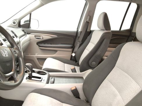 Used 2019 Honda Ridgeline RT image 17