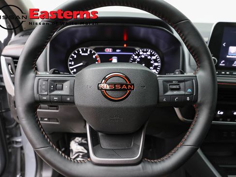 Used 2026 Nissan Rogue SV AWD/4WD image 10