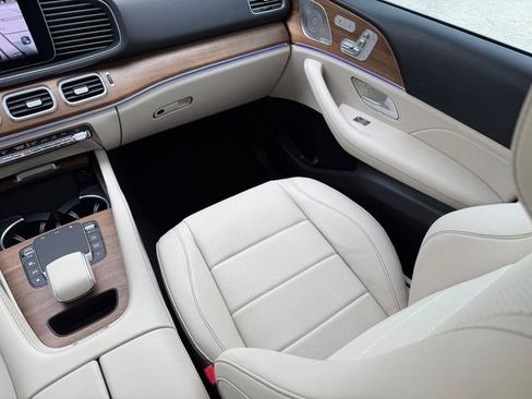 Used 2024 Mercedes-Benz GLE 350 4MATIC w/ AMG Line Exterior image 28