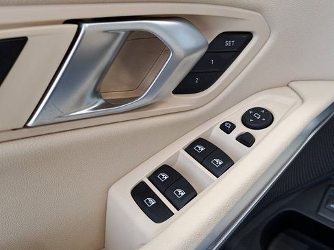 Used 2025 BMW 330i Sedan image 20