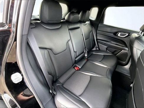 New 2026 Jeep Compass Latitude image 9