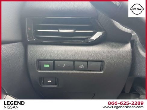 Certified 2023 Nissan Sentra SR w/ Midnight Edition Package FWD image 21