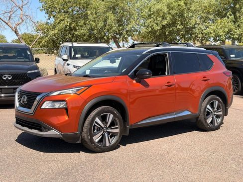 Used 2021 Nissan Rogue SL FWD image 2