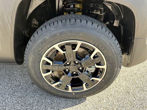 Used 2023 Jeep Renegade Trailhawk image 12