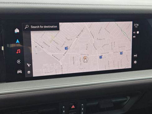 Certified 2024 Porsche Cayenne Coupe image 16