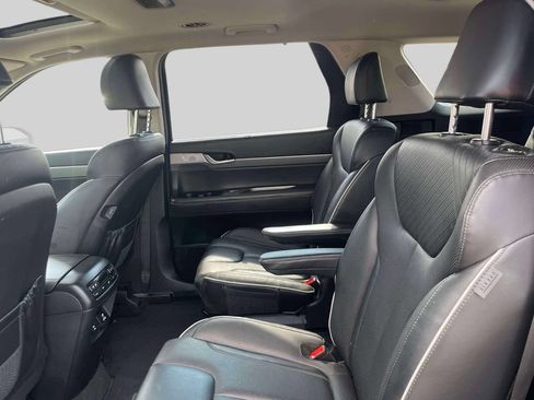 Used 2023 Hyundai Palisade SEL w/ Premium Package AWD/4WD image 11
