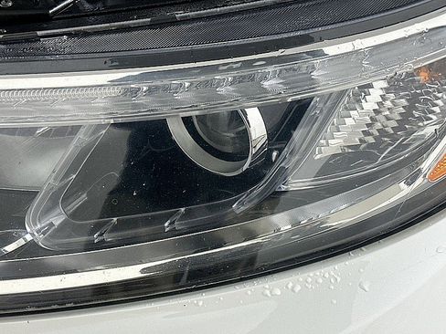 Used 2015 Kia Sorento SX image 35