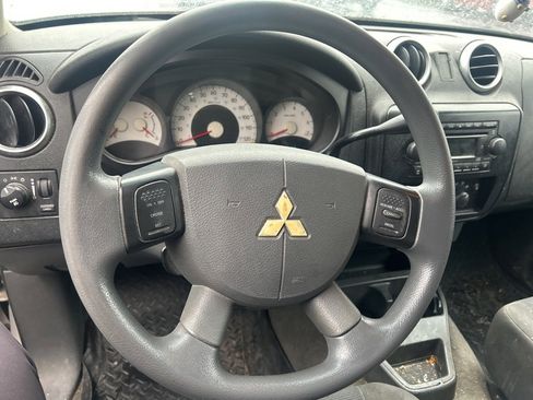 Used 2007 Mitsubishi Raider LS image 27