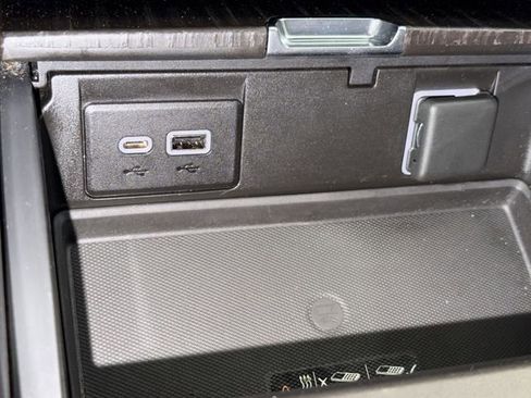 Used 2021 GMC Yukon Denali w/ Denali Premium Package image 31