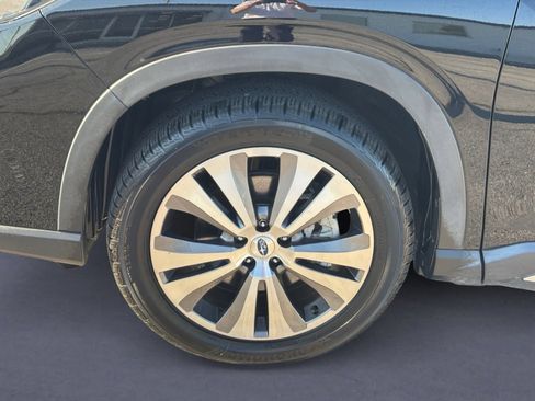 Used 2022 Subaru Ascent Limited AWD/4WD image 9