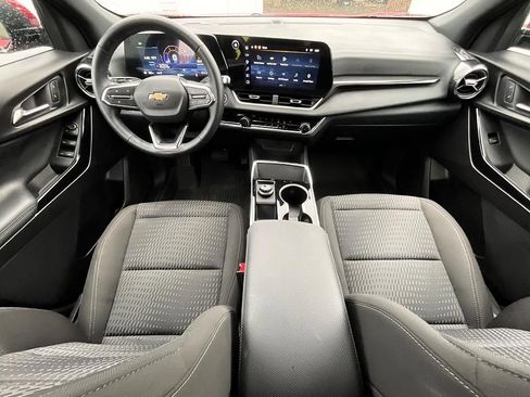 Used 2026 Chevrolet Equinox LT AWD/4WD image 3