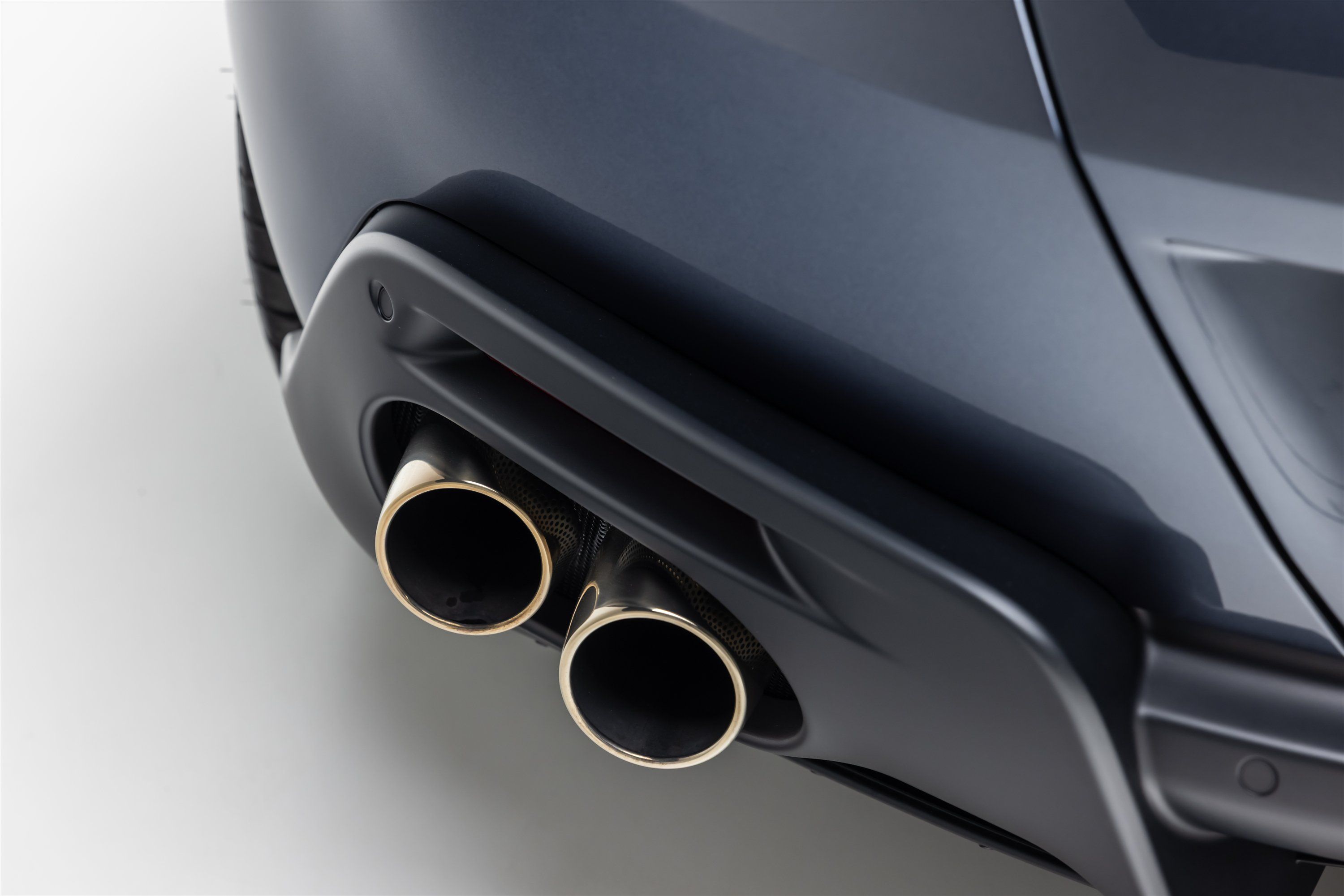 Certified 2025 Ferrari Roma Spider RWD image 22