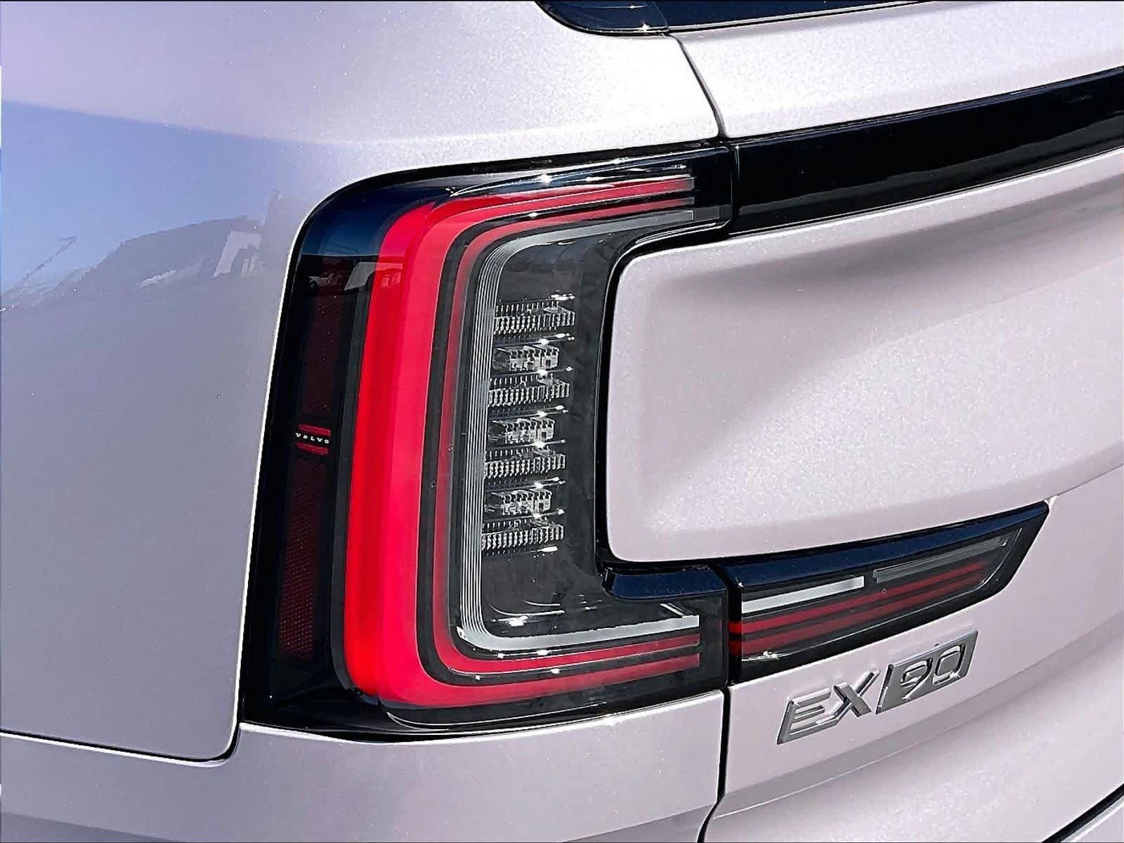 New 2026 Volvo EX90 Plus RWD image 25