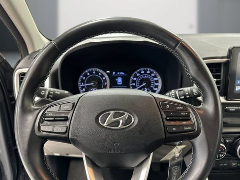 Used 2022 Hyundai Venue SEL w/ Cargo Package FWD image 23